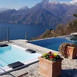Silvi Piscina Sauna E Hot Tub Bed and Breakfast 4*